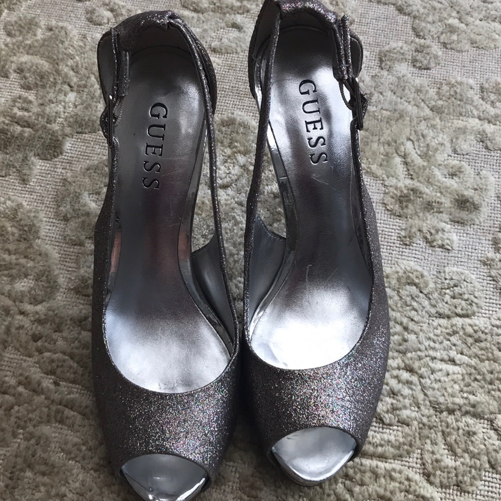 ❌SOLD❌ Guess heels